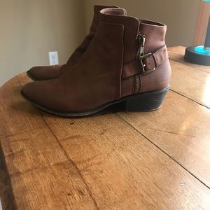 Steve Madden brown booties
